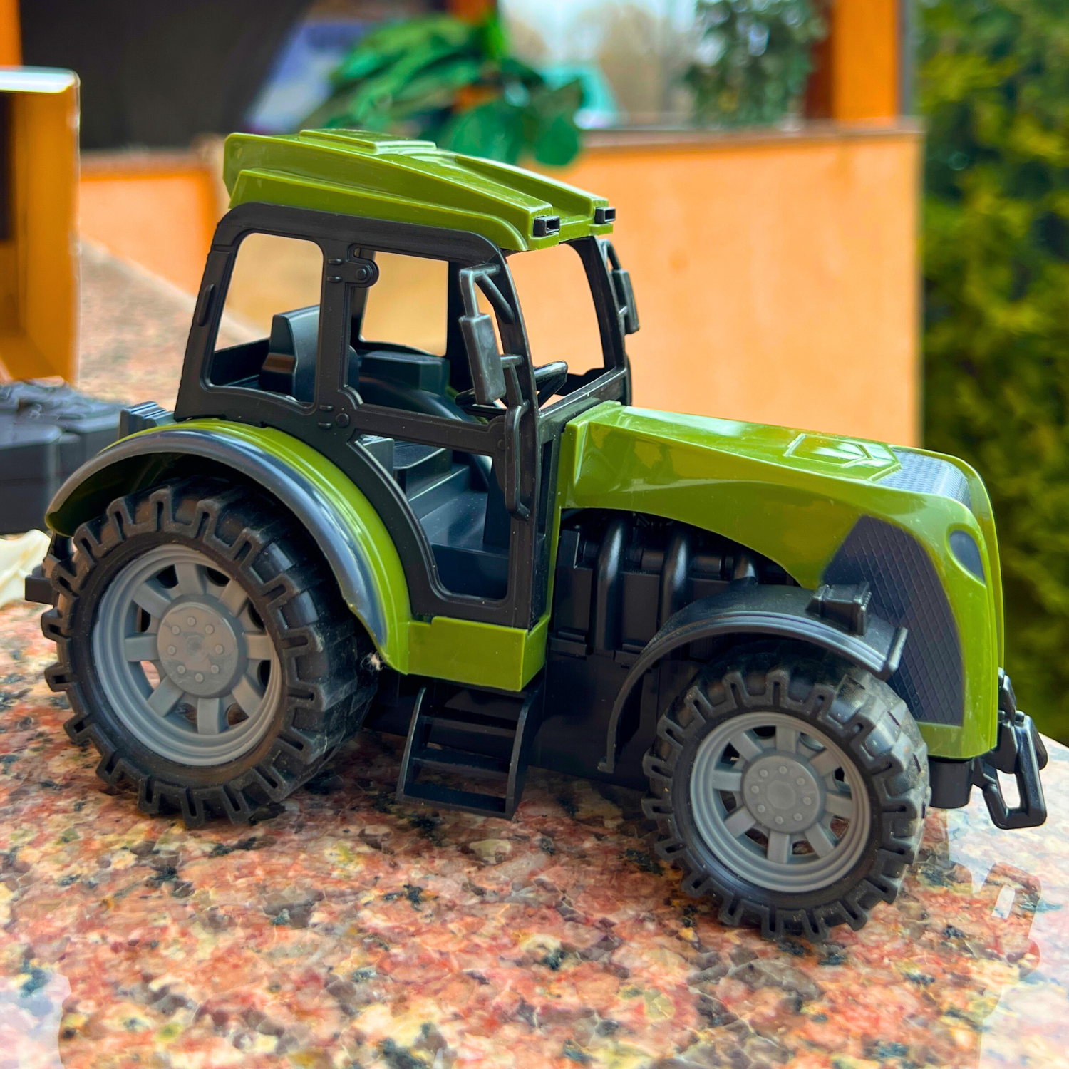 Traktor na daljinsko upravljanje